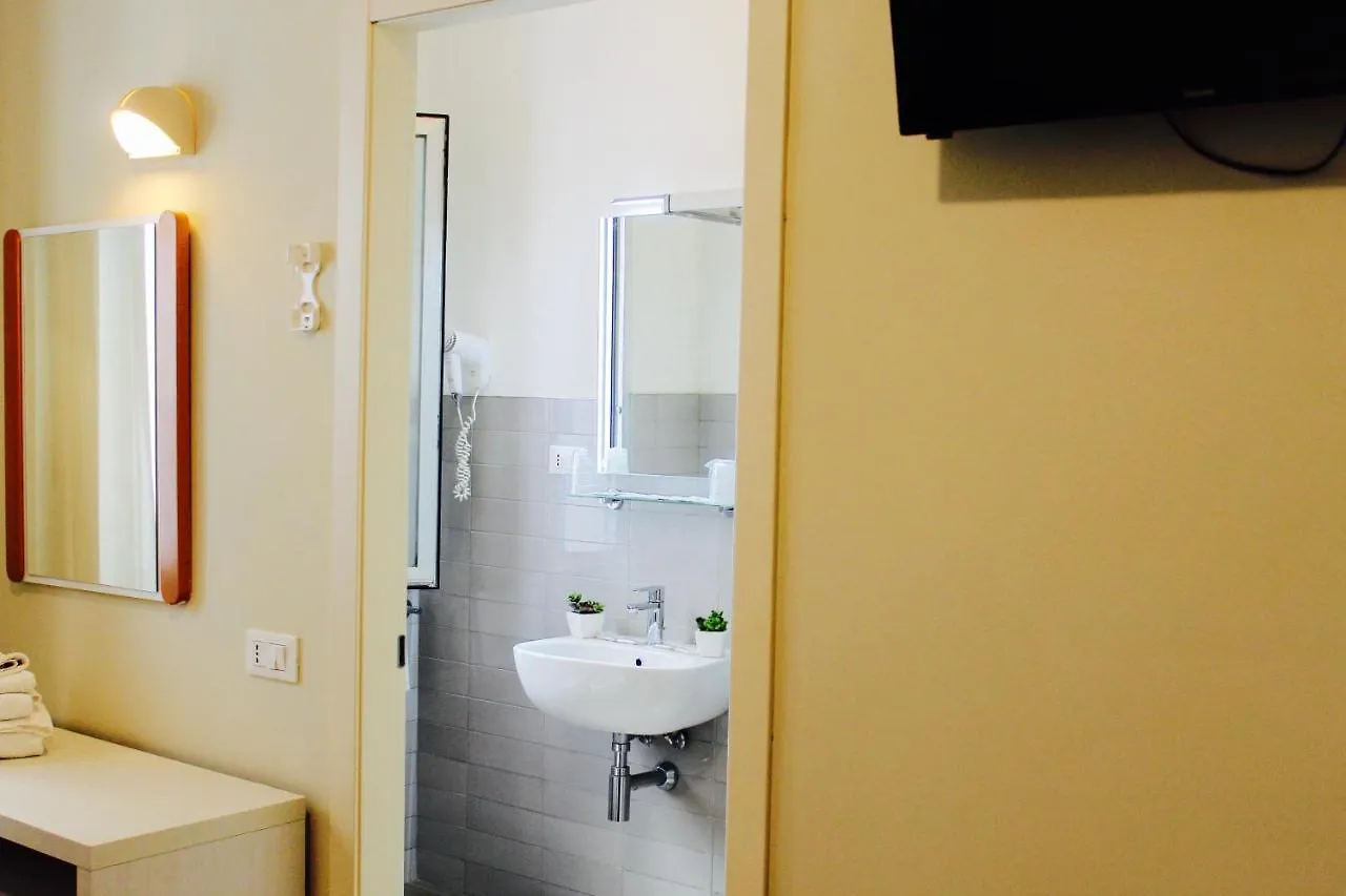 Hotel Fedora Rimini 3*,  Italie
